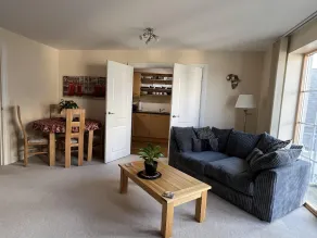 Amazing Marina View Apartment With Balcony Bristol - Image 2