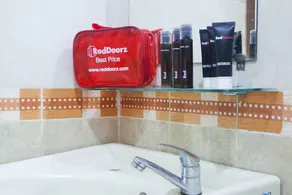 RedDoorz @ Cihampelas - Image 5