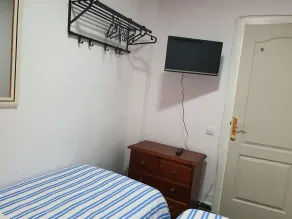 Low Cost Room Plaza de Hierro IV - Image 3