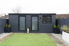 Beautiful 2-bed Studio - Image 5