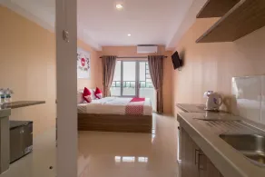 Skyview Setiabudi Premium by OYO Rooms - Image 3