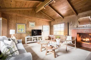 Eolus in Encinitas with 3 bedrooms and 2 bathrooms - Image 2