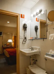 Econo Lodge Times Square - Image 5