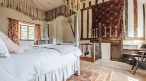Lavish Tudor Estate & Gardens - Sleeps 25 - Image 2