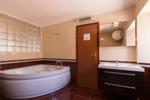 Little Village House - Image 4