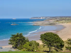 Beautiful Holiday Home With Large Garden in Brittany 1 km From the Beach - Image 3