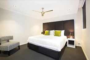 Astina Serviced Apartments - Parkside - Image 2
