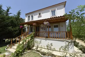 Le Mansion Hotel - Image 2