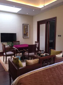 LongFor Holiday Hotel - Image 3