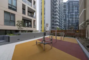 Modern Apartment in Darling Harbour - Image 5