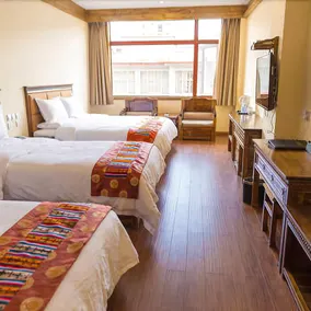 Tibet Shellong Manor Hotel - Image 3