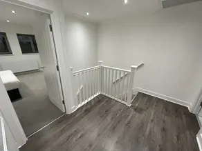 London West Ham Apartments - Image 2