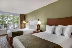Baymont by Wyndham Panama City Beach - Image 2
