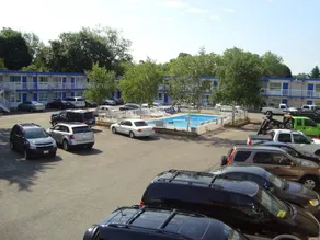 Joys Inn Niagara Falls - Image 5