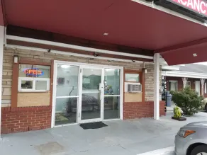 Budget Inn - Image 5