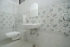 Hotel Pink View By OYO Rooms - Image 4