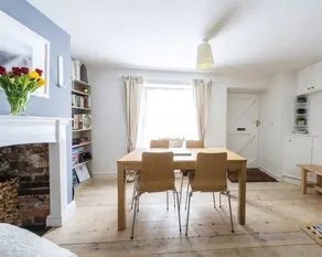 Teachers Cottage - Image 2