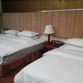 Hexiang Bieyuan Holiday Hotel - Image 2