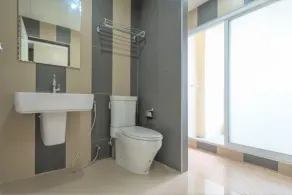 JJ Airport Condotel - Image 3