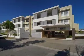 Chancellor Lakeside - Image 3
