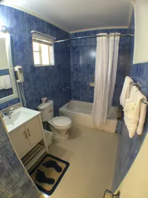 Glistening Waters Hotel - Image 4
