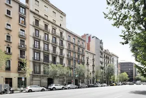 Uma Suites Eixample Barcelona - Image 3