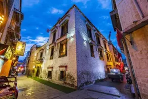 Floral Hotel Lincang Boutique Hotel - Image 4