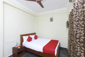 Syeds Inn By OYO Rooms - Image 2