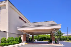 Hampton Inn Decatur - Image 3