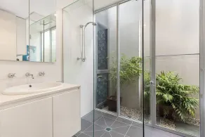 Quintessential 2 Bedroom Terrace House - Image 5