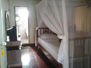 Visitor's Inn - Image 3