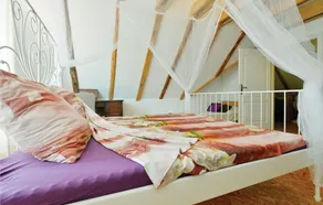 Amazing Home in Vrbovec With 2 Bedrooms, Wifi and Outdoor Swimming Pool - Image 5