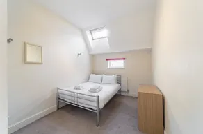 NEW Superb 2BD Flat Near Centre in Bermondsey - Image 3