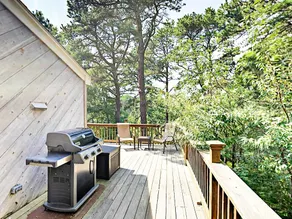 5br On 3 Acres W/ Deck, Near Beaches 5 Bedroom Home - Image 4