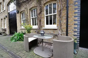 Veeve - Stable Mews - Image 3