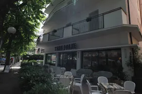 Tres Jolie - Image 3
