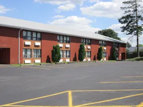 Red Pine Inn Alliston - Image 5