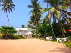 Rebeca Gardens And Beach Hotel - Image 2