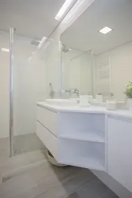 Luxury River View Apartments - Image 2