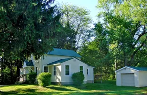 Adirondack Inn - Image 5