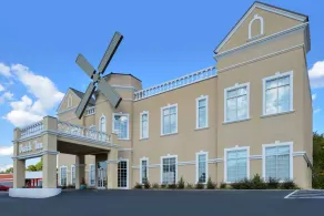 Quality Inn Dutch Inn - Image 4
