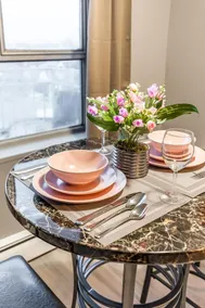 Cozy 1BR Apt w King Bed - Close to Downtown - Image 3