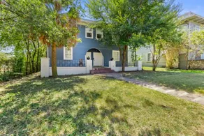 Impressive Cozy Historic 2BR Apt 201 Near Downtown - Image 2