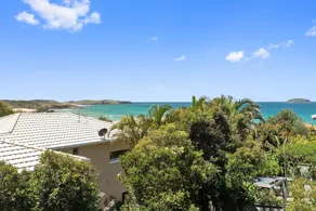 Emerald Seas Beach House - Image 4