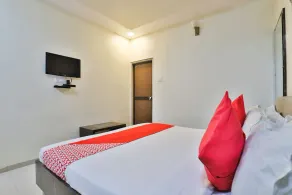 OYO Hotel Dan - Image 4