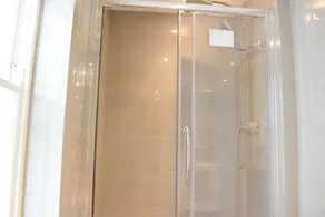 Modern 2 Bedroom Home in Chelsea - Image 4