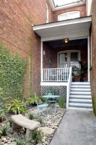 414 Waldburg A · Newly Renovated Apt with outdoor space! - Image 4