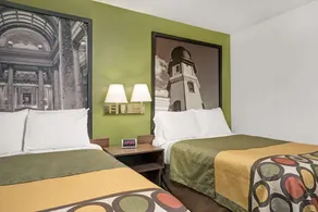 Super 8 by Wyndham Buffalo - Image 3