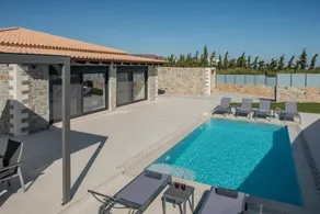 Alexia s Luxury Oasis - Image 3