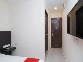 Kenyalang Suites by OYO Rooms - Image 4